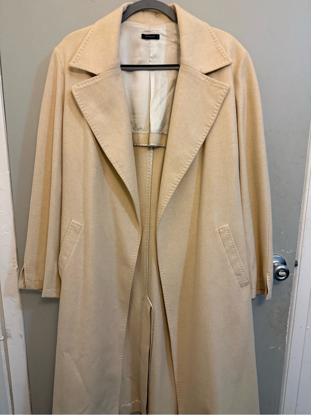Manrico Long Beige Cashmere Coat L